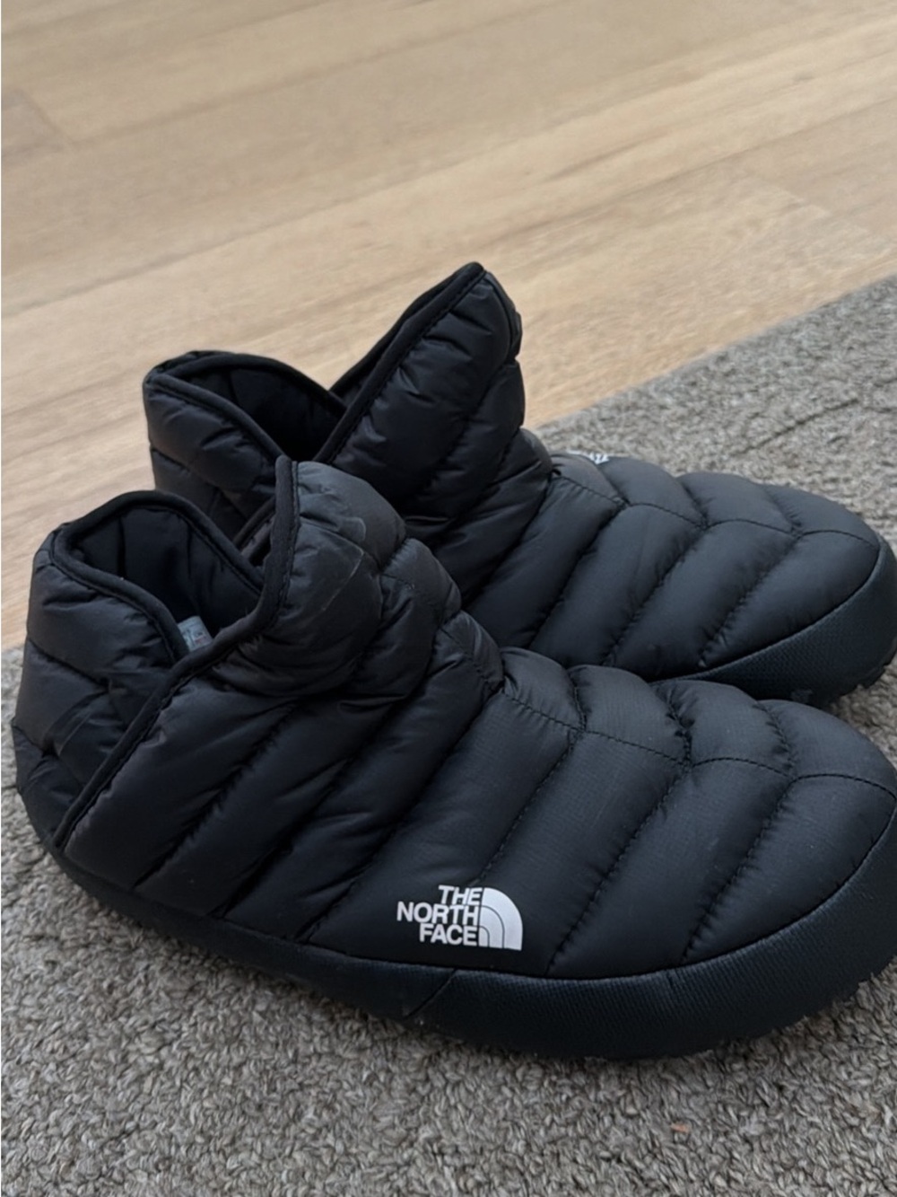 The North Face Black Quilted Insulated Slip-On Mule Booties - Picture 2 of 4